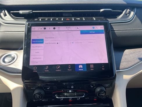 New 2025 Jeep Grand Cherokee Limited AWD/4WD image 53