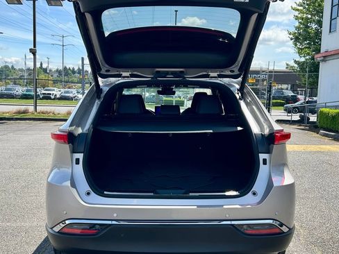 Certified 2023 Toyota Venza XLE AWD/4WD image 26