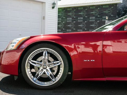 Used 2005 Cadillac XLR RWD image 2