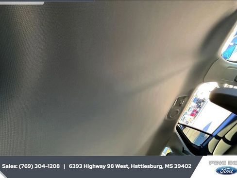 Used 2023 Ford Explorer XLT image 16