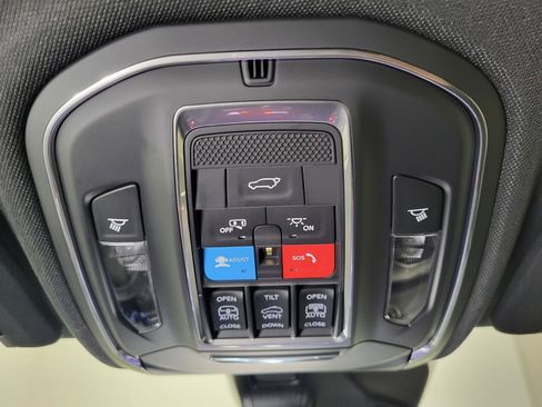 New 2025 Jeep Grand Cherokee Limited image 13