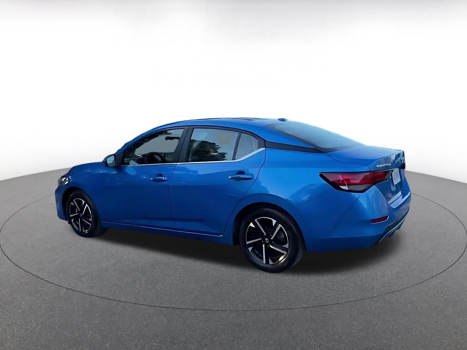 Used 2025 Nissan Sentra SV FWD image 9
