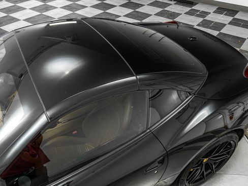 Used 2015 Ferrari California T image 39