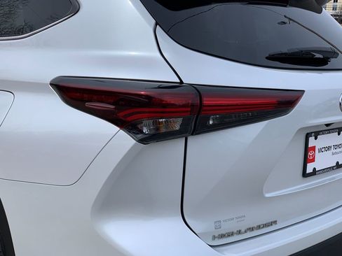 Used 2024 Toyota Highlander XLE image 37