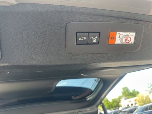 Used 2024 Lexus GX 550 w/ Accessory Package (31) image 22