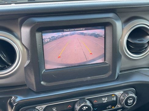 Used 2020 Jeep Wrangler Unlimited Sahara image 23