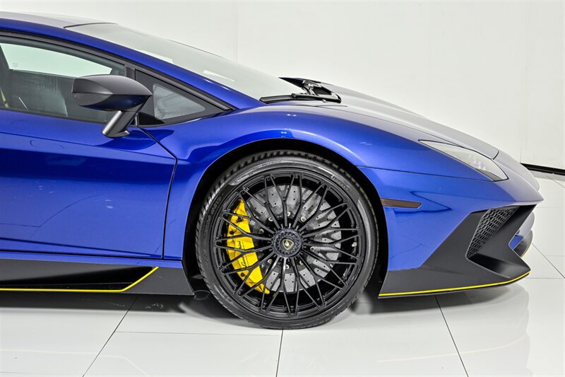 Used 2017 Lamborghini Aventador LP 750-4 Superveloce AWD/4WD image 24
