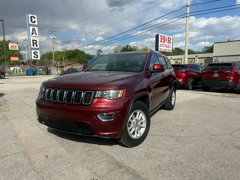 Used 2018 Jeep Grand Cherokee Laredo AWD/4WD image 1