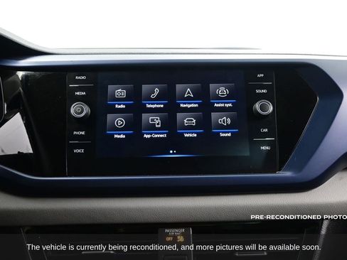 Used 2023 Volkswagen Taos SE w/ Panoramic Sunroof Package image 19