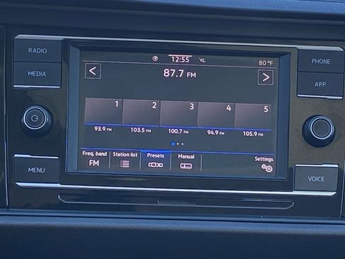 Used 2022 Volkswagen Jetta SE image 8