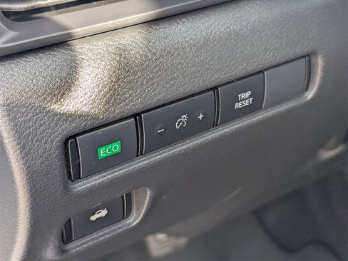 Used 2023 Nissan Sentra S image 31