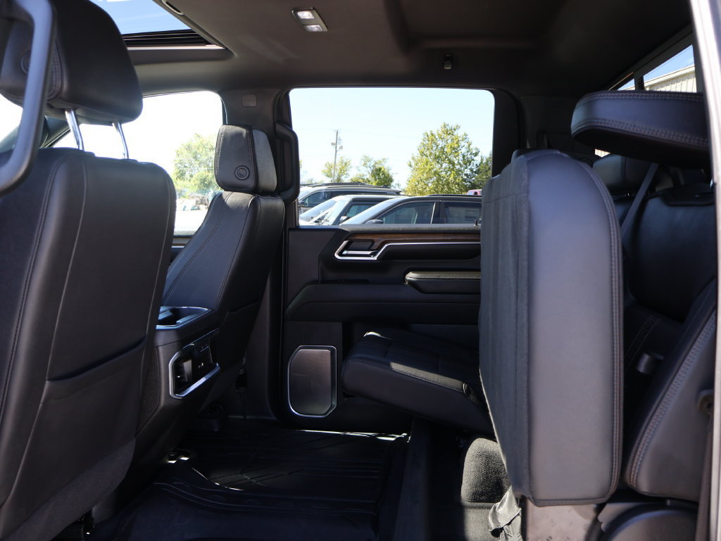 Used 2024 Chevrolet Silverado 2500 High Country w/ High Country Premium Package AWD/4WD image 16