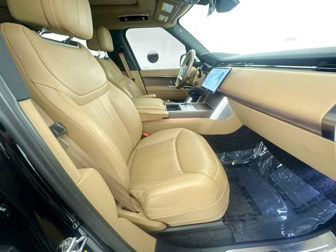 Used 2025 Land Rover Range Rover Long Wheelbase SE AWD/4WD image 31