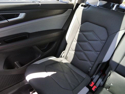 Certified 2025 Volkswagen Atlas Peak Edition SE AWD/4WD image 12