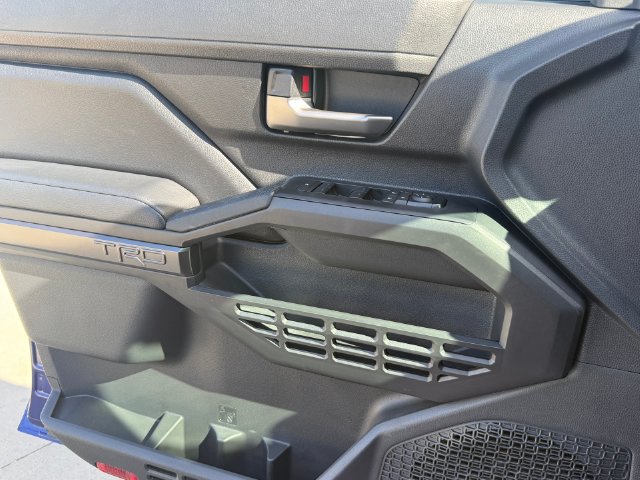 Used 2025 Toyota Tacoma TRD Sport AWD/4WD image 24