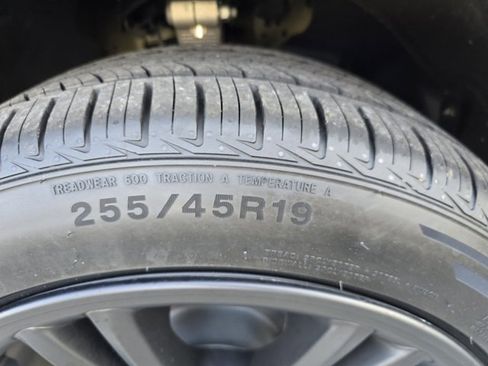 Used 2023 Tesla Model Y 2WD image 36