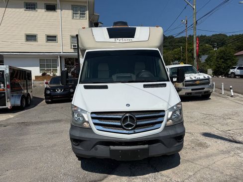 Used 2015 Mercedes-Benz Sprinter 3500 image 2
