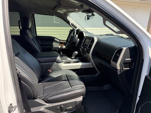 Used 2019 Ford F150 Lariat image 31