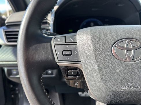 Used 2025 Toyota Camry SE image 18