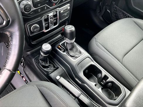 Used 2021 Jeep Wrangler Unlimited Sport image 18