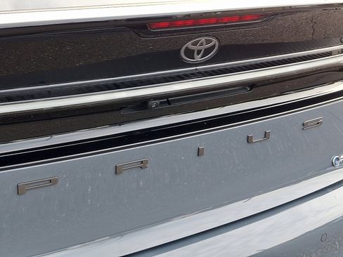 Certified 2025 Toyota Prius Plug-In Hybrid image 29