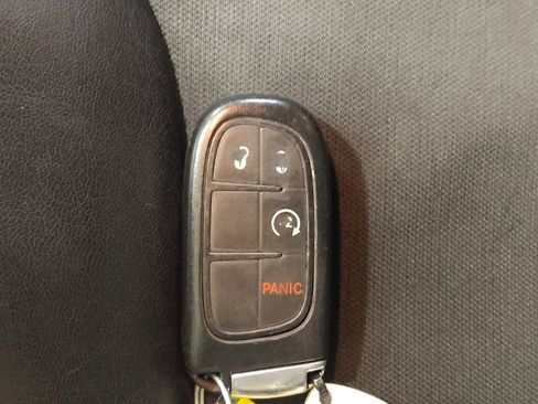 Used 2019 Jeep Cherokee Latitude Plus w/ Cold Weather Group image 32