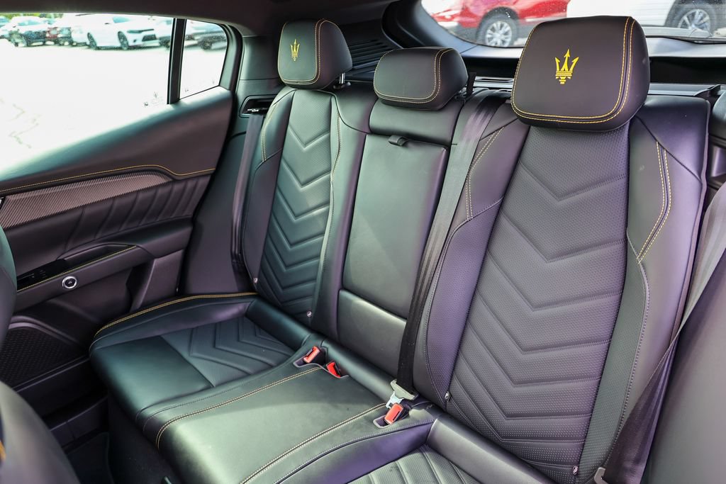 Used 2023 Maserati Grecale Modena AWD/4WD image 34