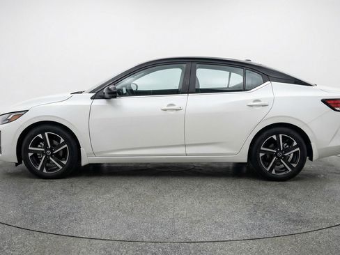 Used 2025 Nissan Sentra SV FWD image 5