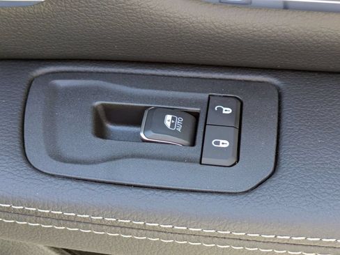 New 2026 RAM 1500 Laramie AWD/4WD image 39