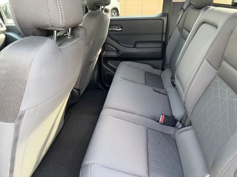 Used 2025 Nissan Frontier SV w/ SV Convenience Package image 25