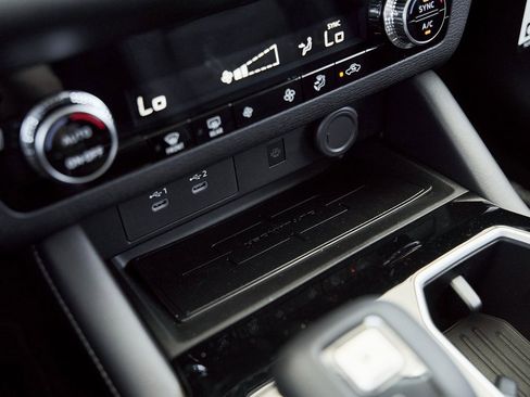 New 2025 Mitsubishi Outlander SE image 48