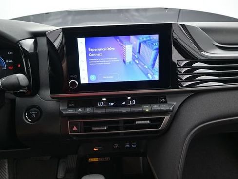 Used 2025 Toyota Camry LE w/ Convenience Package FWD image 8