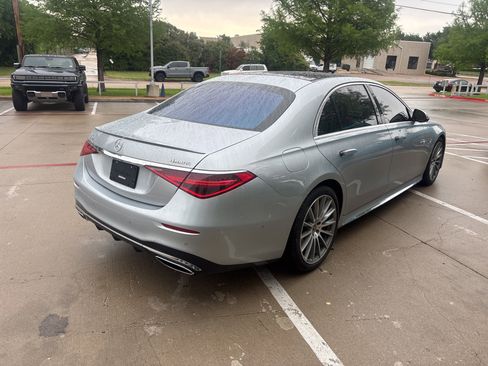 Used 2022 Mercedes-Benz S 580 4MATIC Sedan w/ AMG Line Package image 9
