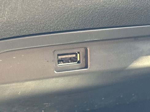 Used 2020 MAZDA MAZDA3 Sedan image 29