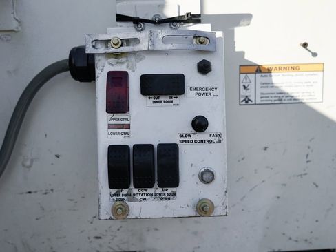 Used 2012 Ford F550 2WD Regular Cab Super Duty w/ PWR Equipment Group image 6