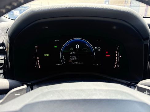 Used 2025 Toyota Camry SE w/ Multimedia Upgrade Package image 19