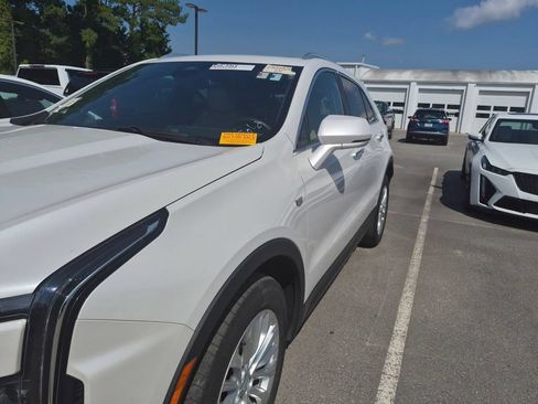 Certified 2024 Cadillac XT4 Luxury FWD image 4