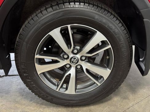 Used 2017 Toyota RAV4 XLE w/ Plus Special Value Package AWD/4WD image 30