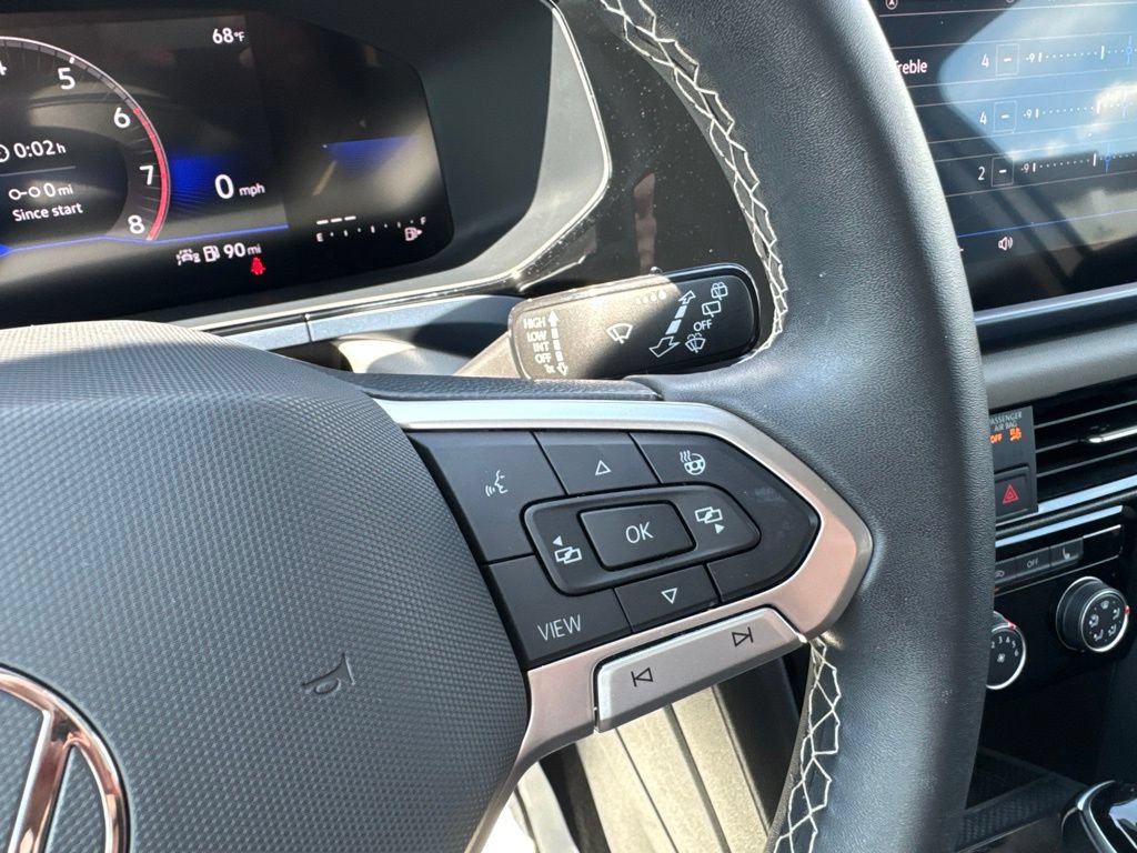 Certified 2023 Volkswagen Taos SE FWD image 17