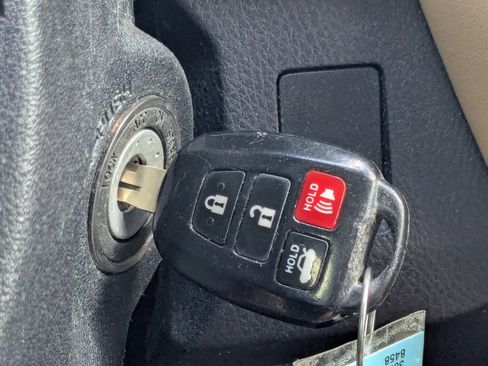 Used 2017 Toyota RAV4 XLE image 34