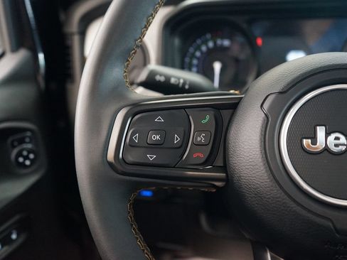 Used 2024 Jeep Wrangler Unlimited AWD/4WD image 31