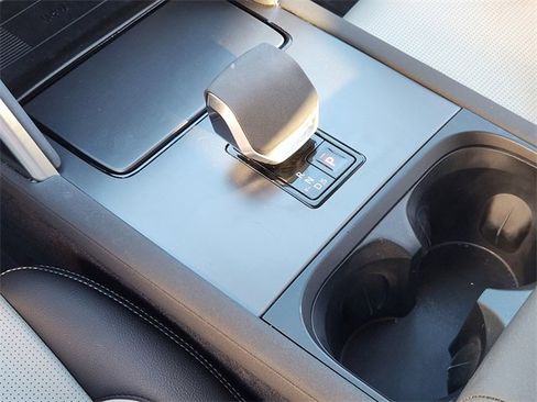 Used 2025 Land Rover Discovery Sport Dynamic SE image 19