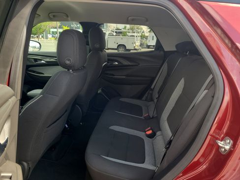 Used 2025 Chevrolet TrailBlazer LS w/ LS Convenience Package FWD image 24