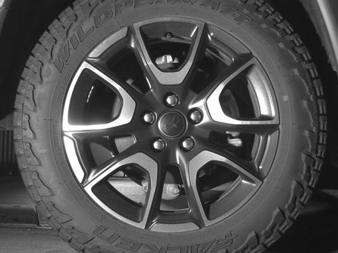 Used 2025 Jeep Compass Trailhawk AWD/4WD image 15