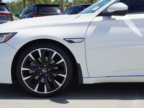 Used 2019 Honda Accord Touring image 10