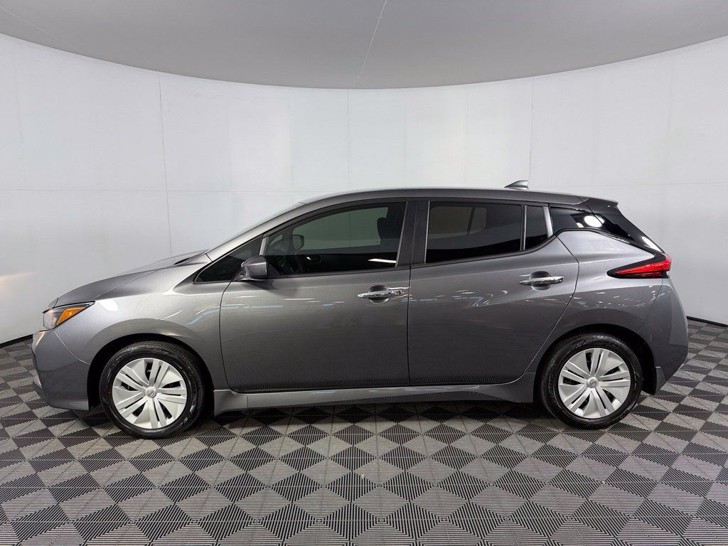 Used 2025 Nissan Leaf S FWD image 8