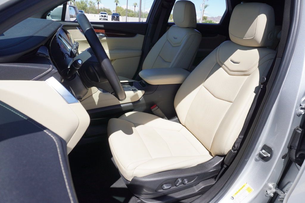 Used 2019 Cadillac XT5 Premium Luxury AWD/4WD image 17