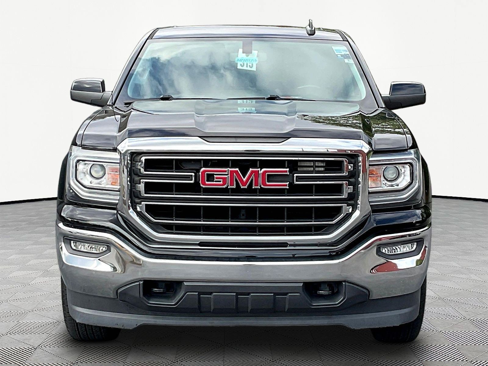 Used 2018 GMC Sierra 1500 SLE w/ SLE Value Package AWD/4WD image 2
