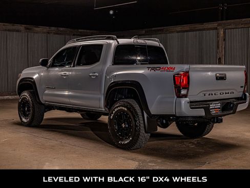 Used 2019 Toyota Tacoma TRD Off-Road AWD/4WD image 6