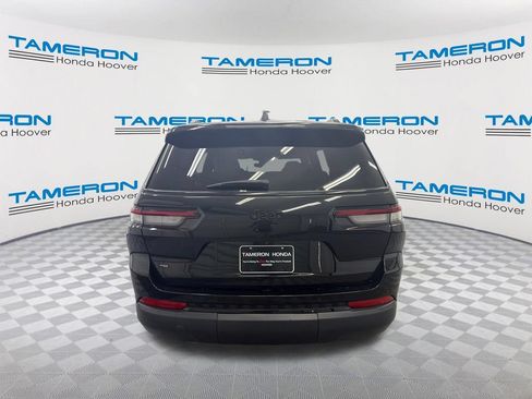 Used 2023 Jeep Grand Cherokee L Laredo RWD image 4